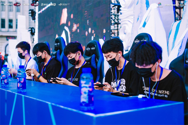 面给出了更 面给出了更