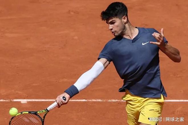 處於相同的 處於相同的