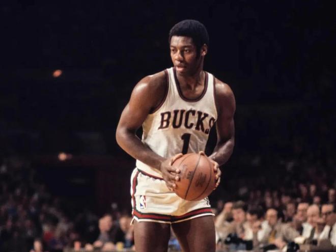 一个颇为耐 一个颇为耐